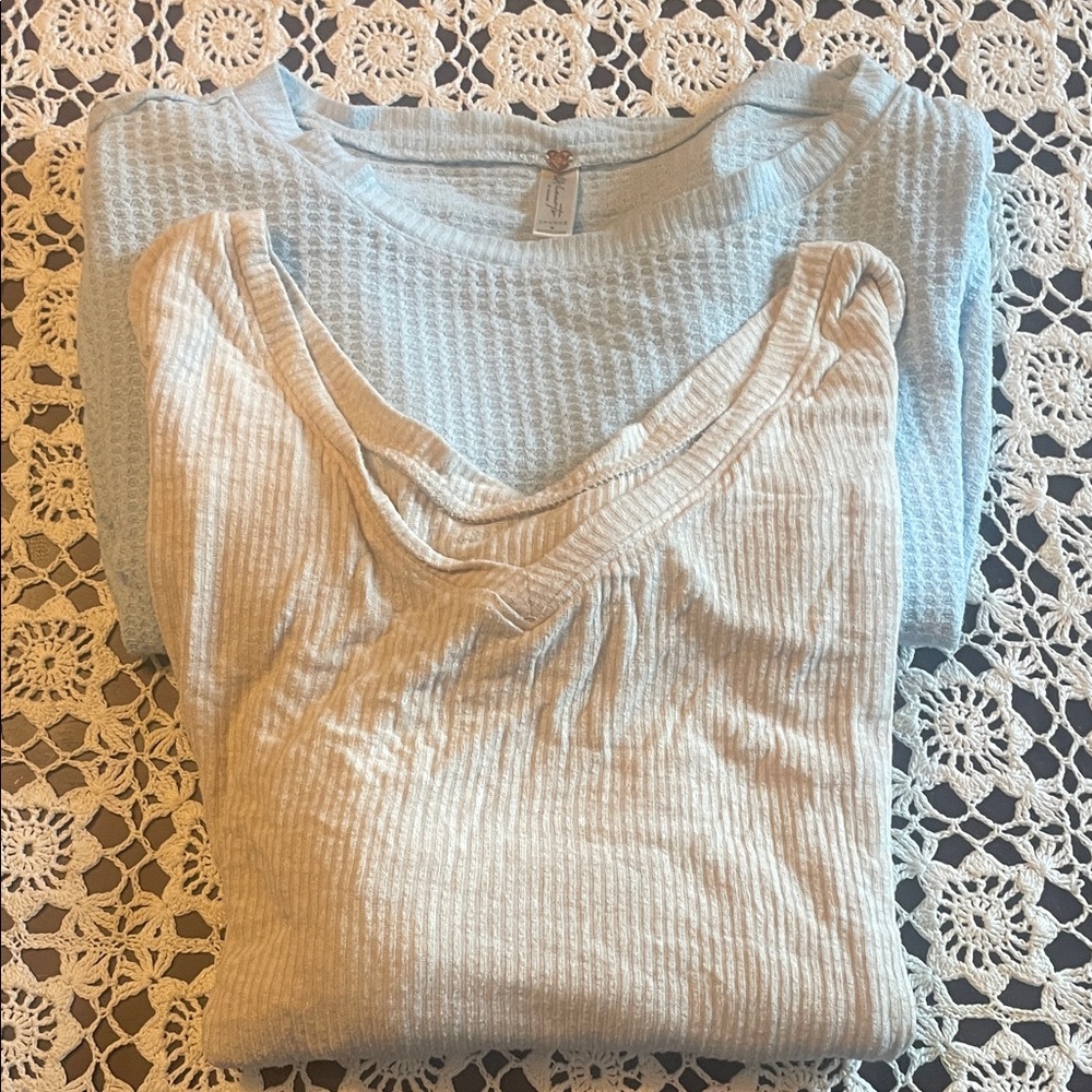 La Hearts V-Neck Sweater Set in Blue and Cream